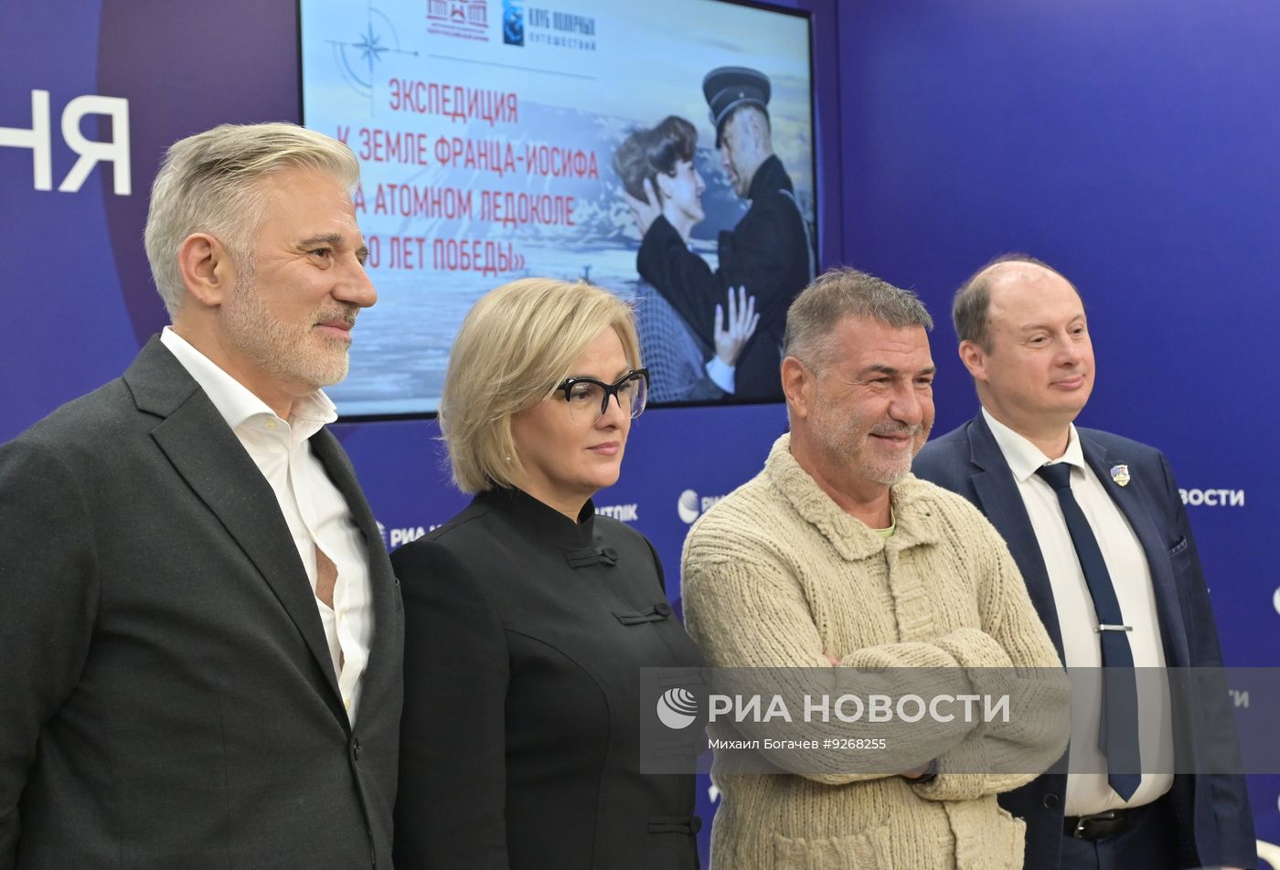 Премьера мюзикла "Святая Анна" в Арктике