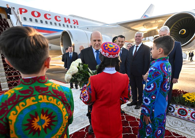 Премьер-министр РФ Михаил Мишустин прибыл в Душанбе для участия в заседании Совета глав правительств стран ШОС