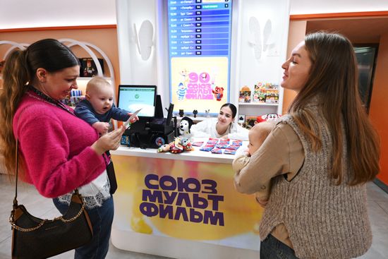 Презентация детского клуба "Союзмультфильм" на Ленинградском вокзале в Москве