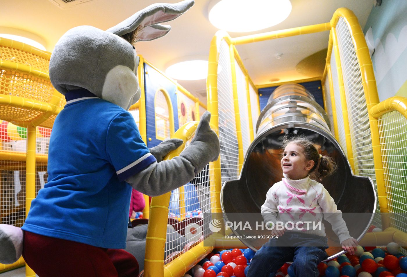 Презентация детского клуба "Союзмультфильм" на Ленинградском вокзале в Москве