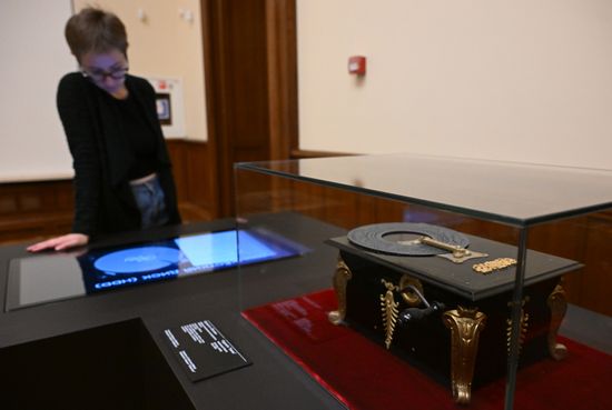 Выставка "КультНаук' XVIII. Эпоха Просвещения в частных собраниях" в Москве