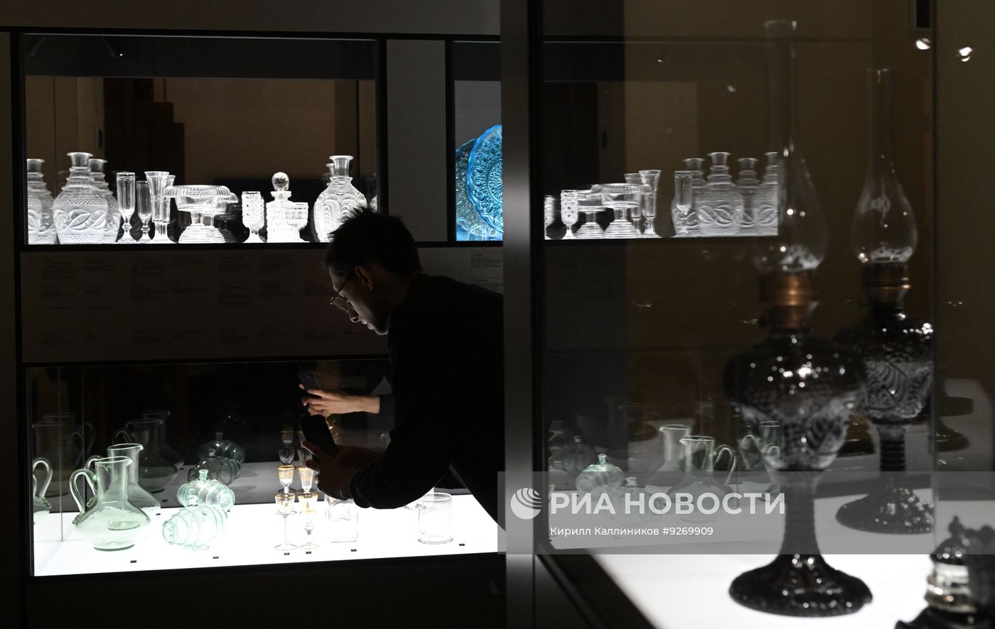 Выставка "КультНаук' XVIII. Эпоха Просвещения в частных собраниях" в Москве