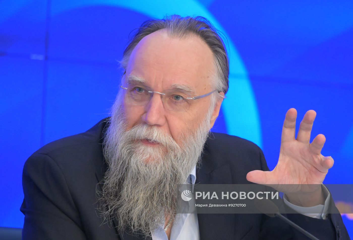 Круглый стол на тему: "Ценностный суверенитет: Россия как центр выработки смыслов"