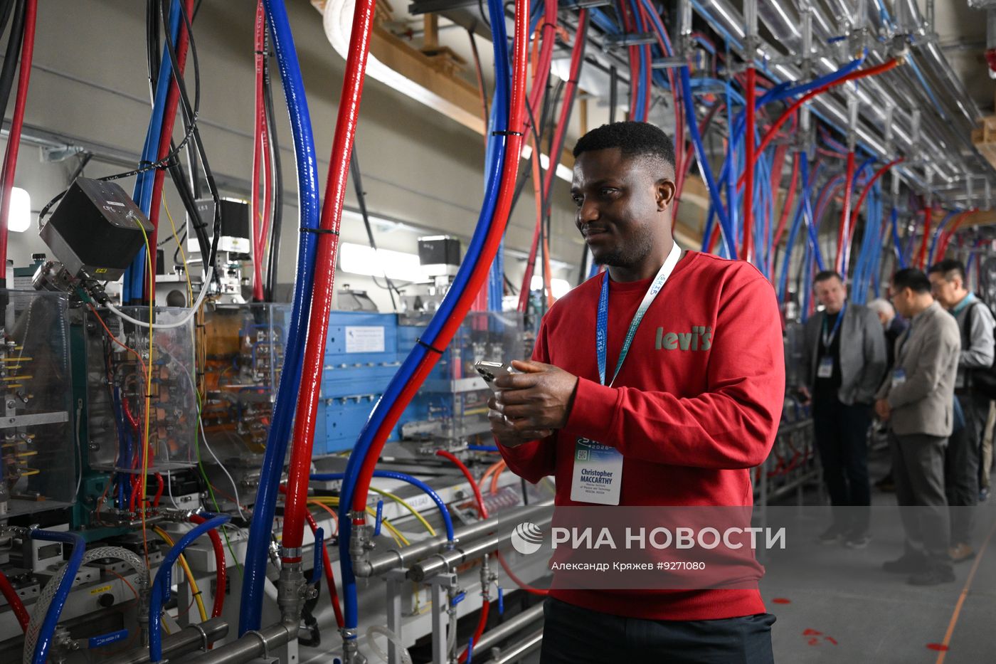 Иностранные ученые посетили СКИФ в Новосибирской области