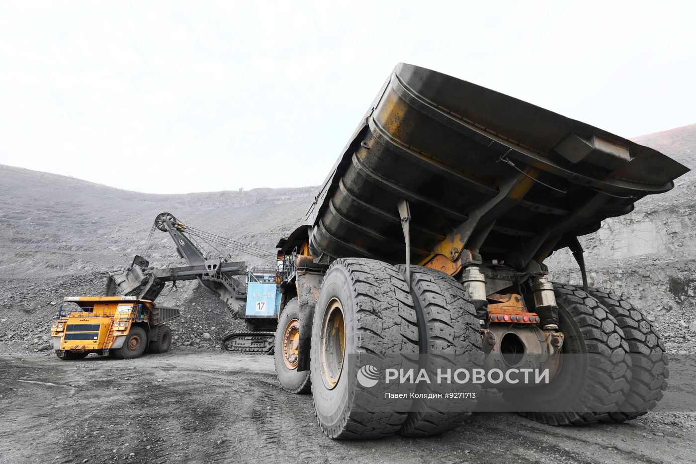 Работа Лебединского железорудного карьера в Белгородской области