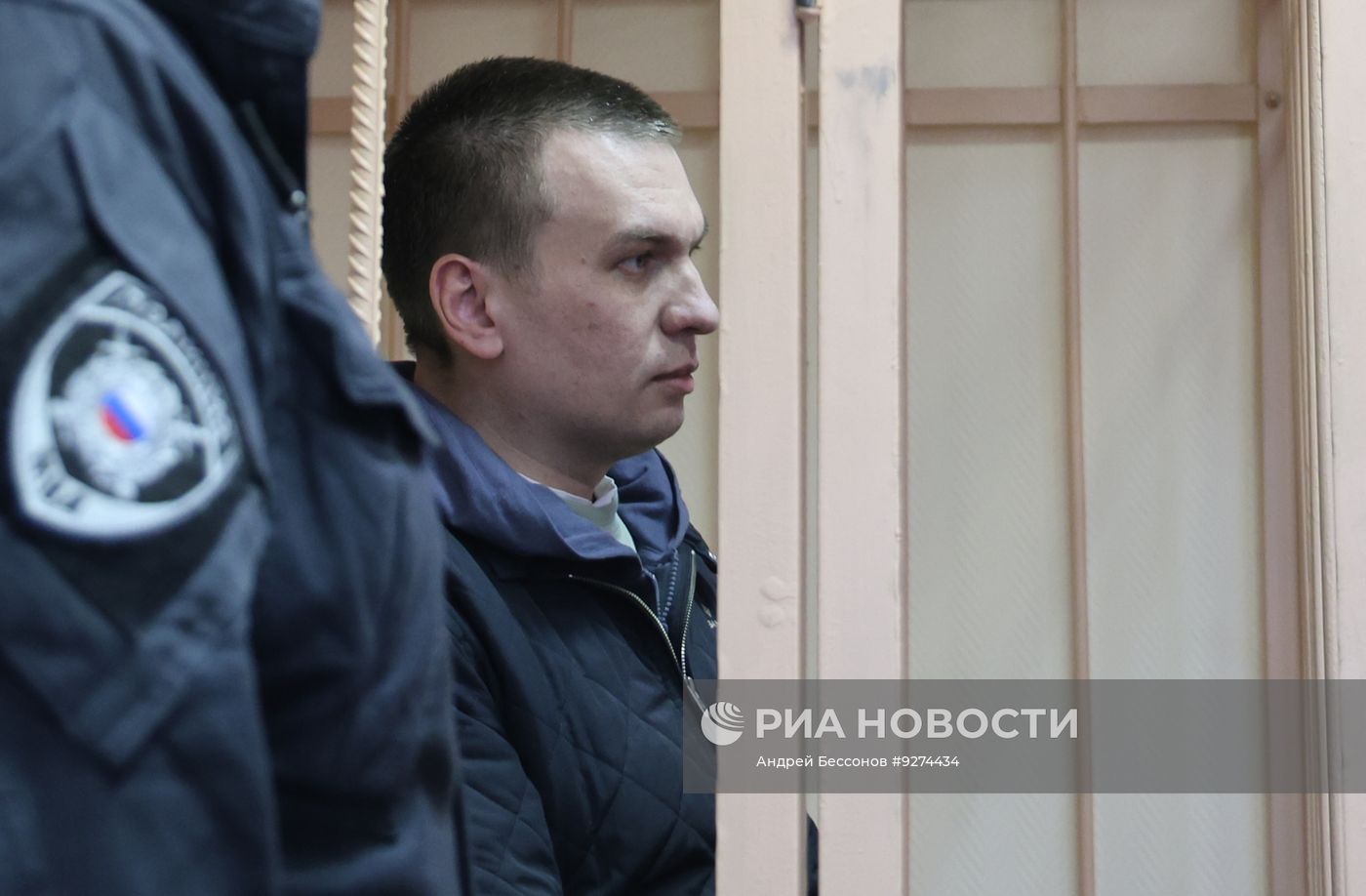 Суд по делу о военных фейках блогера Ильи Ремесло в Санкт-Петербурге