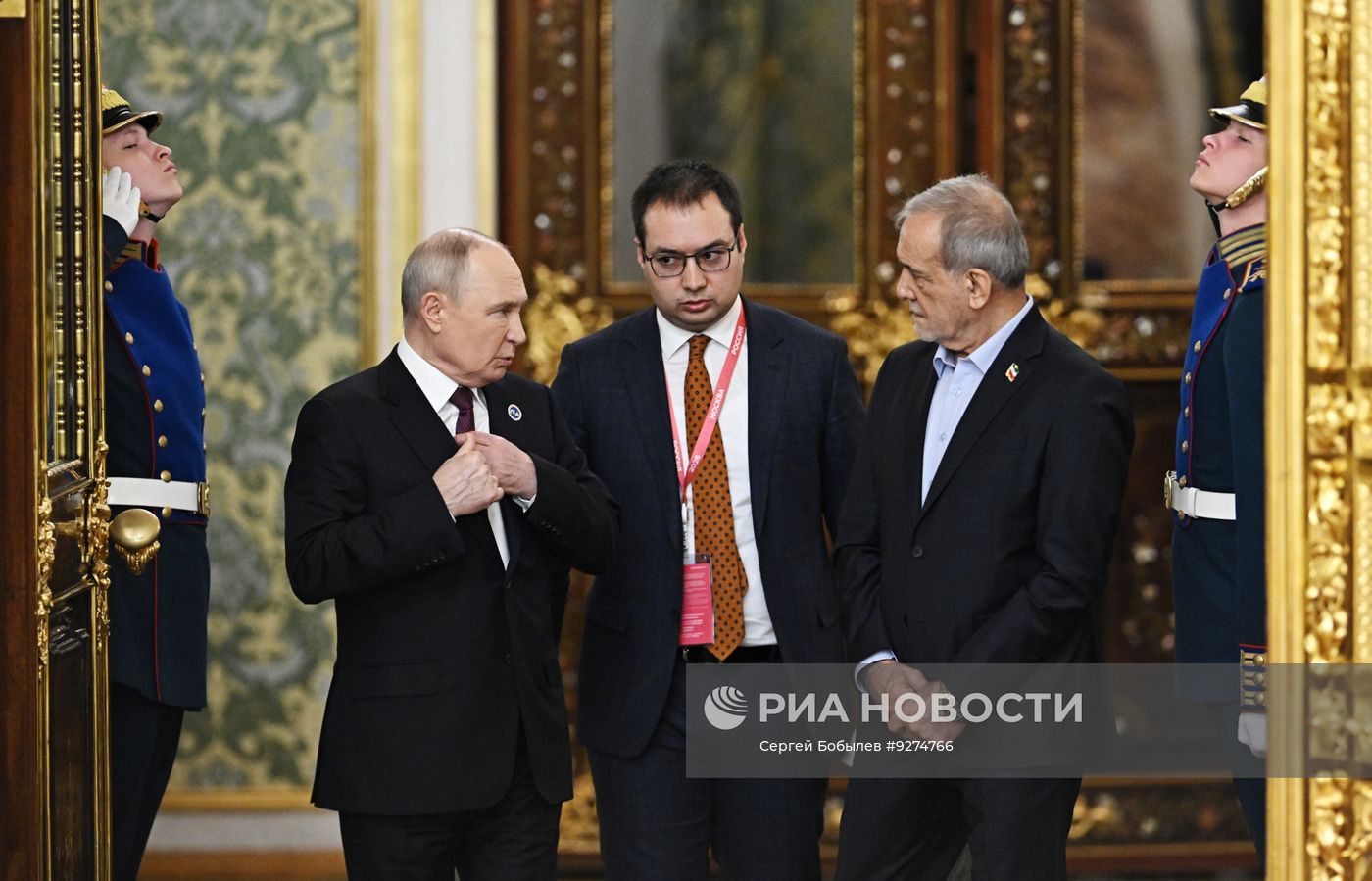 Президент Владимир Путин встретился с президентом Ирана Масудом Пезешкианом