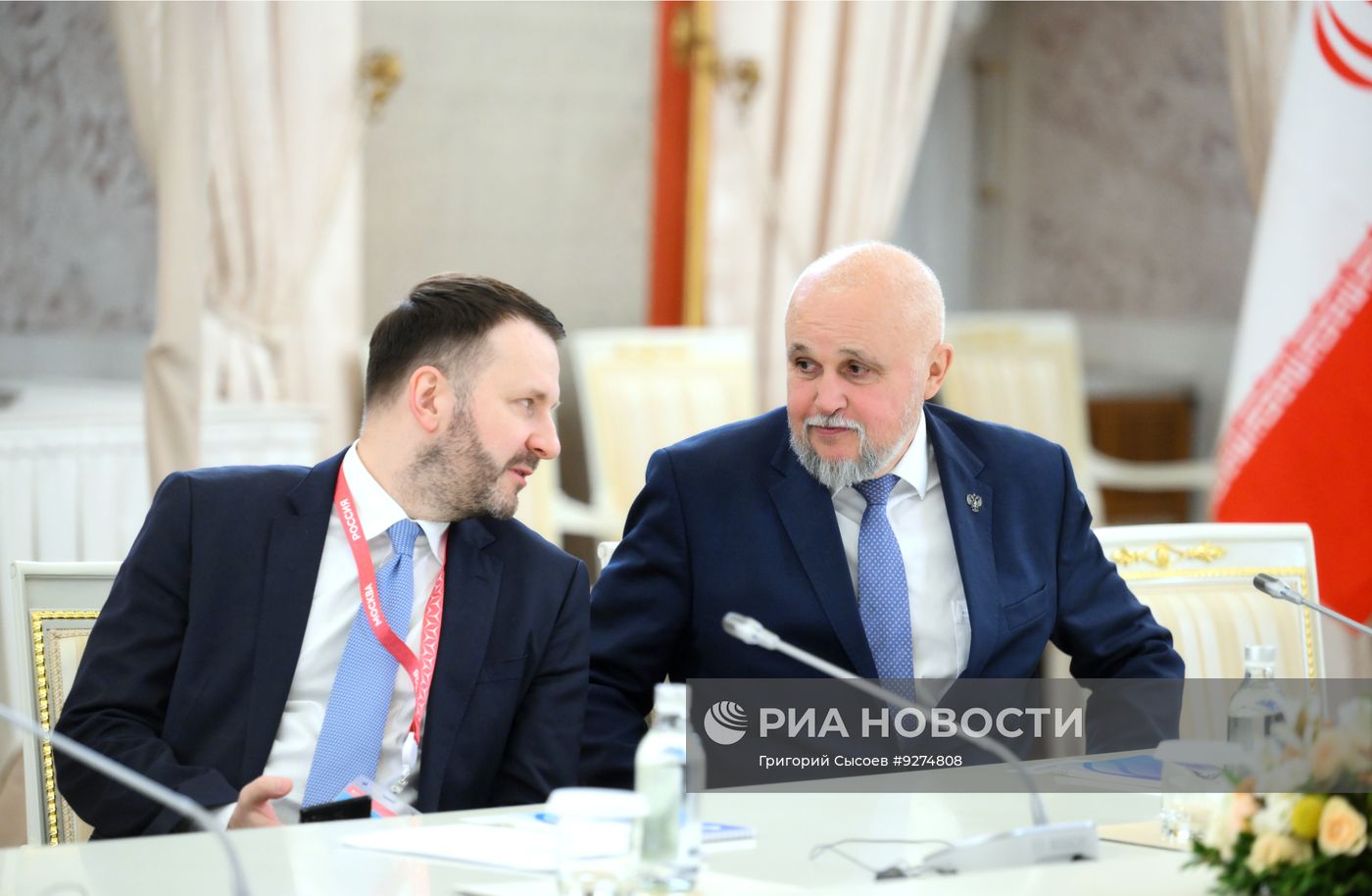 Президент Владимир Путин встретился с президентом Ирана Масудом Пезешкианом