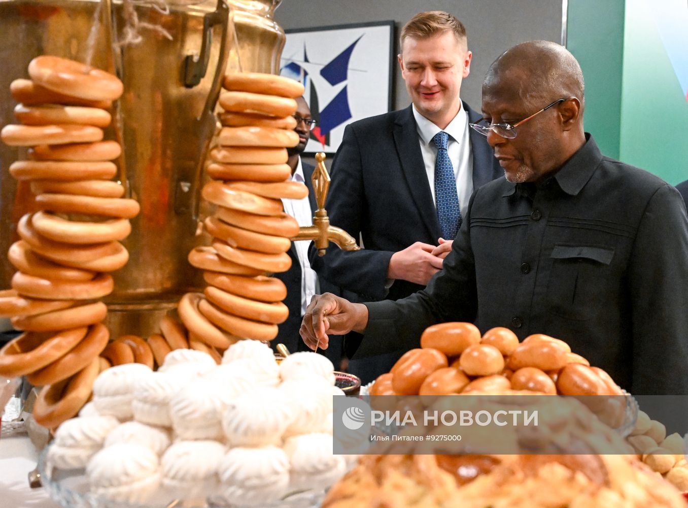Прибытие министра иностранных дел, сотрудничества и по делам нигерцев за рубежом Республики Нигер Яу Сангаре Бакари в Москву
