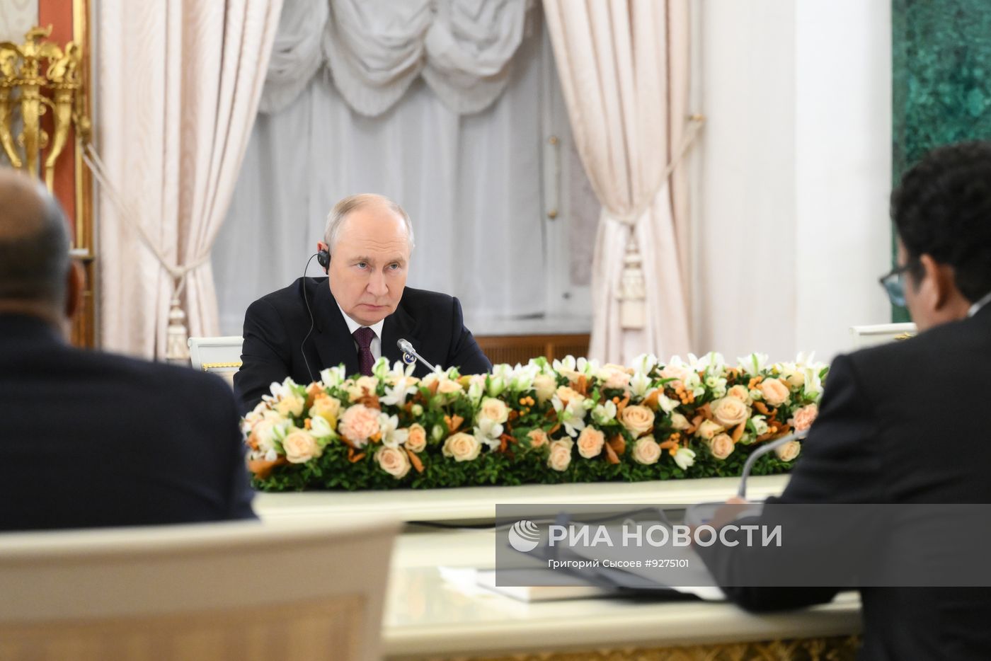 Президент Владимир Путин встретился с председателем Президентского совета Ливии Мухаммедом Менфи