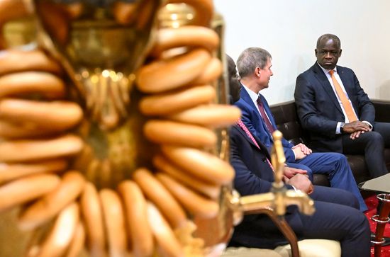 Прибытие заместителя председателя правительства Габона Эрмана Иммонго в Москву