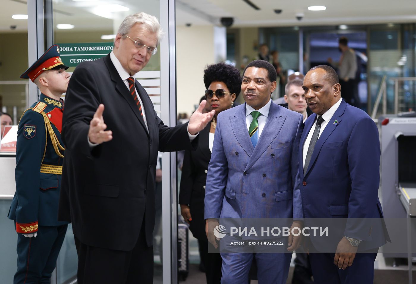 Прибытие премьер-министра Танзании Мвигулу Ламека Нчембы в Москву