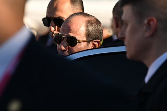 Президент Египта Абдель Фаттах ас-Сиси прибыл в Москву для участия в III Саммите и форуме "Россия - Африка". Место: Россия, Москва. Автор: Алексей Филиппов/РИА Новости. Прибытие президента Египта Абделя Фаттаха ас-Сиси в Москву
