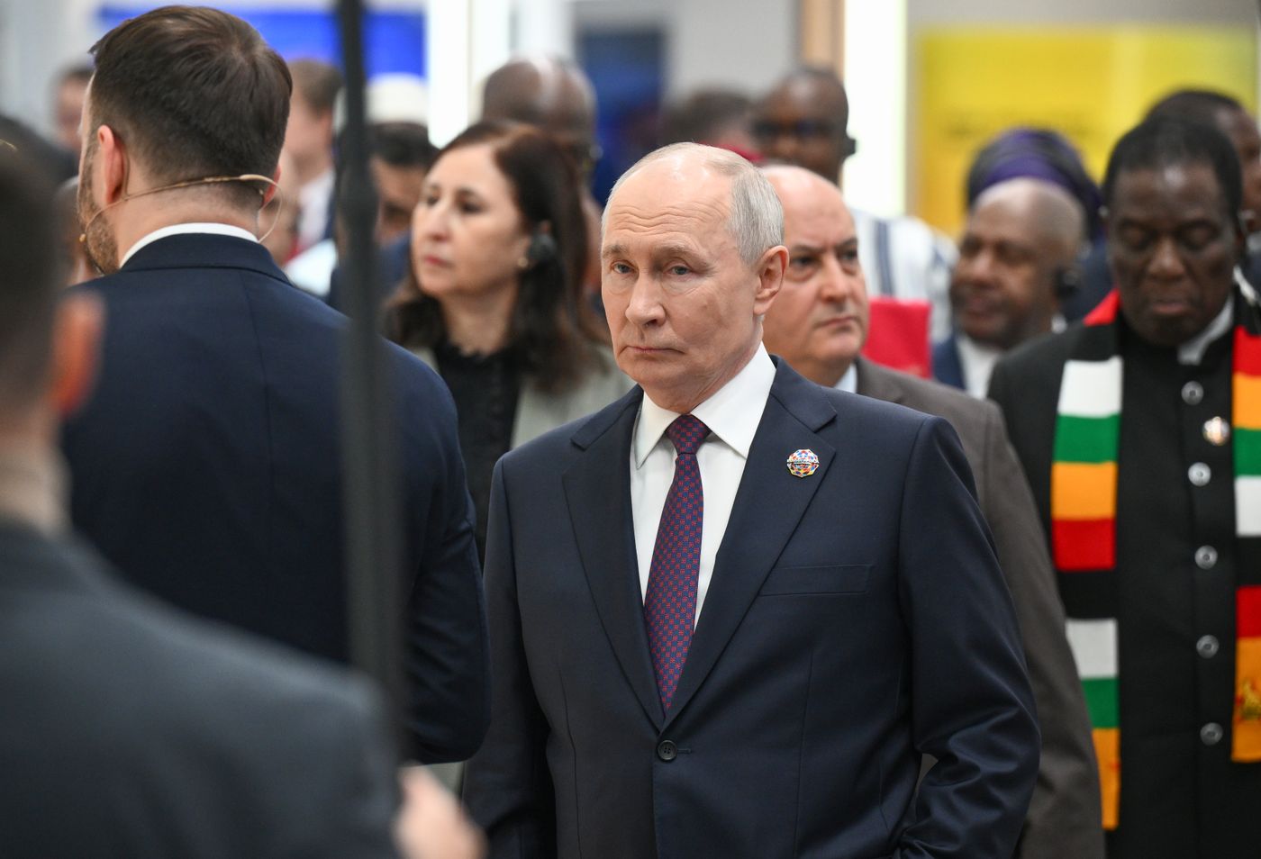 Президент РФ Владимир Путин посетил выставку форума "Россия - Африка" в Москве