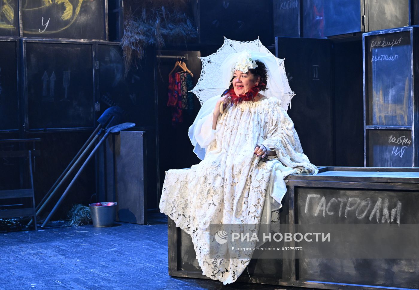 Спектакль "Любовь, долги и сенокос" в МХТ им. А. П. Чехова