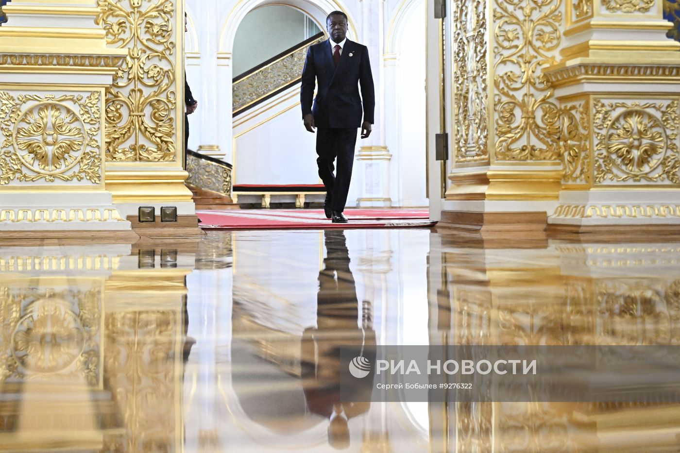 Церемония официальной встречи президентом РФ Владимиром Путиным глав делегаций саммита "Россия-Африка"