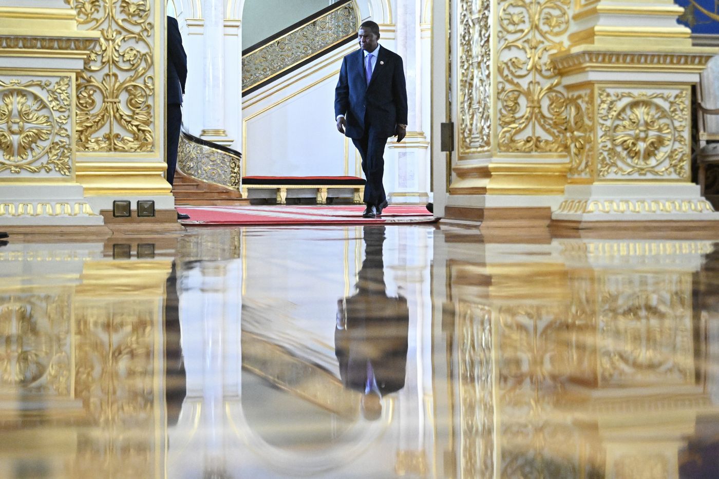 Церемония официальной встречи президентом РФ Владимиром Путиным глав делегаций саммита "Россия-Африка"