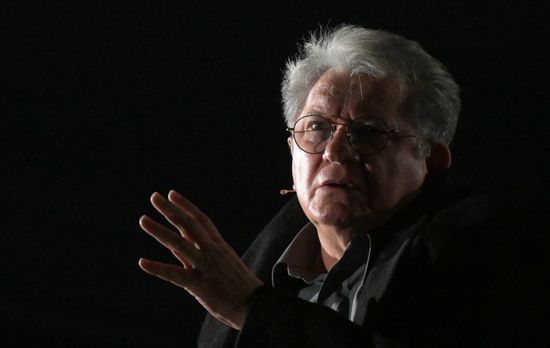 Спектакль "В моей груди колокол..." в Театре им. Евгения Вахтангова