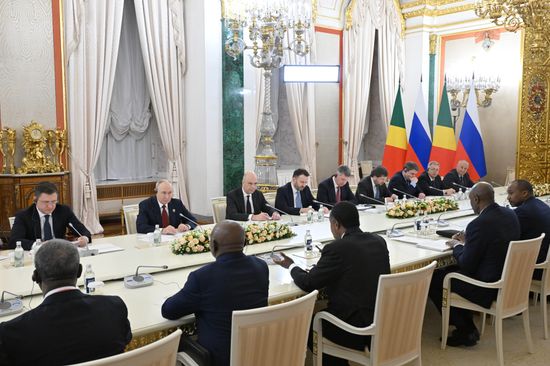 Президент Владимир Путин встретился с президентом Республики Конго Дени Сассу-Нгессо