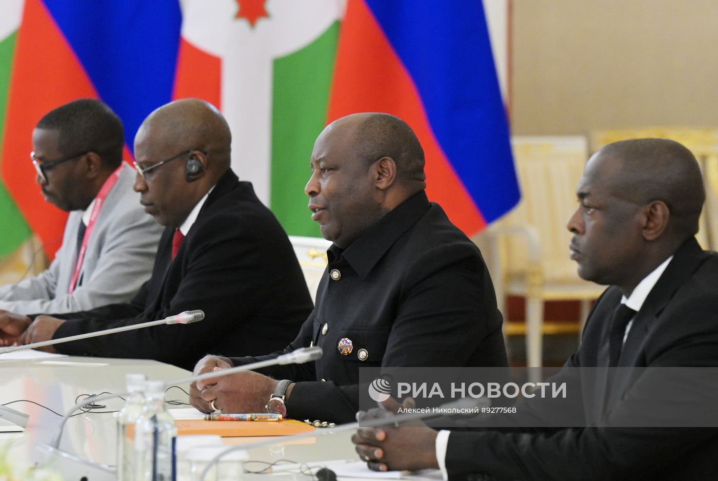 Президент Владимир Путин встретился с президентом Республики Конго Дени Сассу-Нгессо