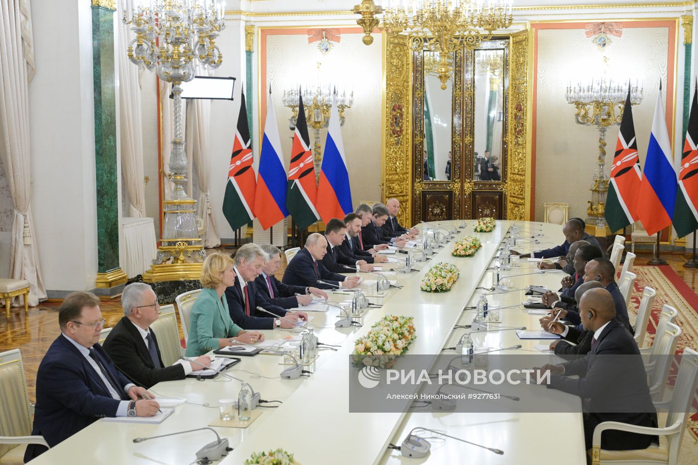 Президент Владимир Путин встретился с президентом Республики Кении Уильямом Руто