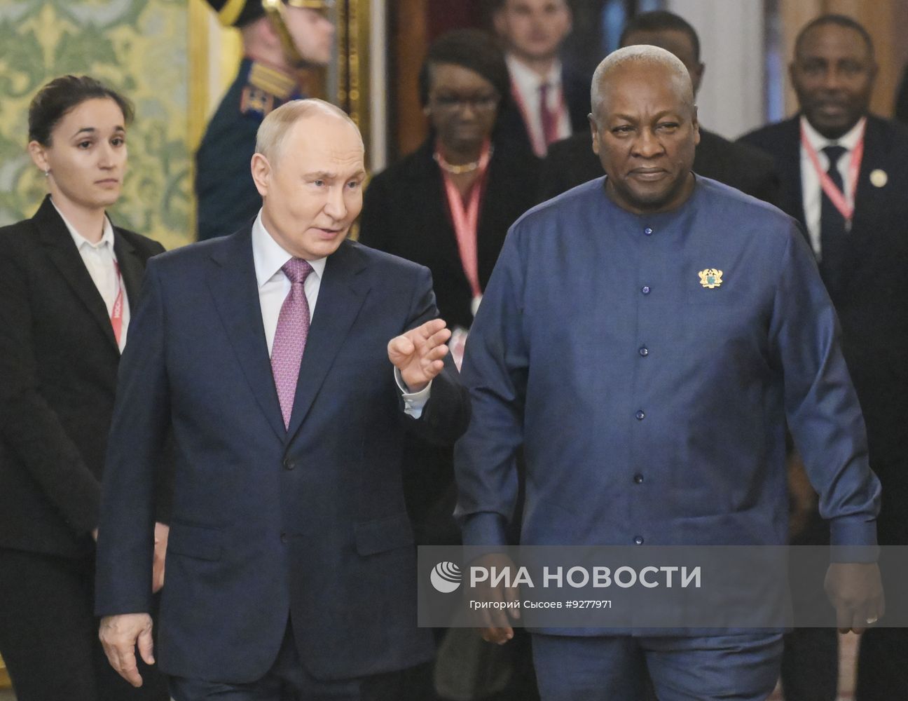 Президент Владимир Путин встретился с президентом Республики Гана Джоном Драмани Махамой