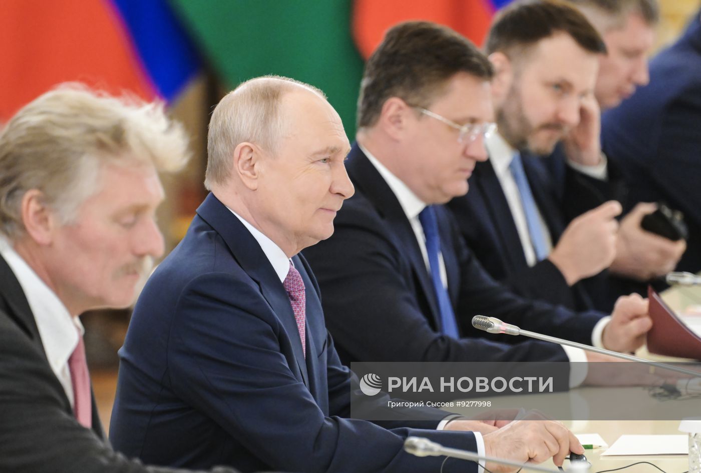 Президент Владимир Путин встретился с президентом Республики Гана Джоном Драмани Махамой
