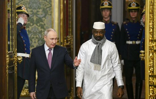Президент Владимир Путин встретился с президентом переходного периода Республики Мали Ассими Гойтой
