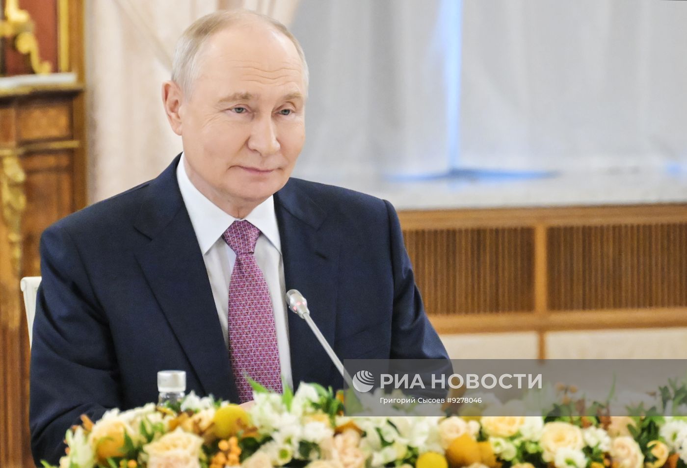 Президент Владимир Путин встретился с президентом переходного периода Республики Мали Ассими Гойтой